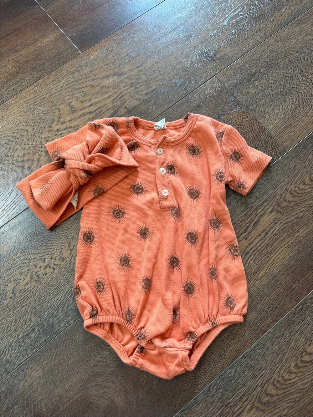 Kate Quinn organics Sunburst Print Baby Romper with Matching Headband